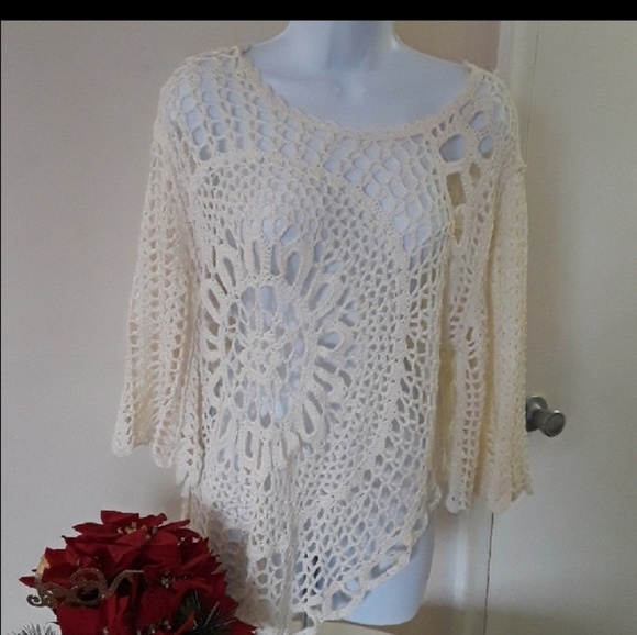 Pretty knitted top. - Picture 3 of 5